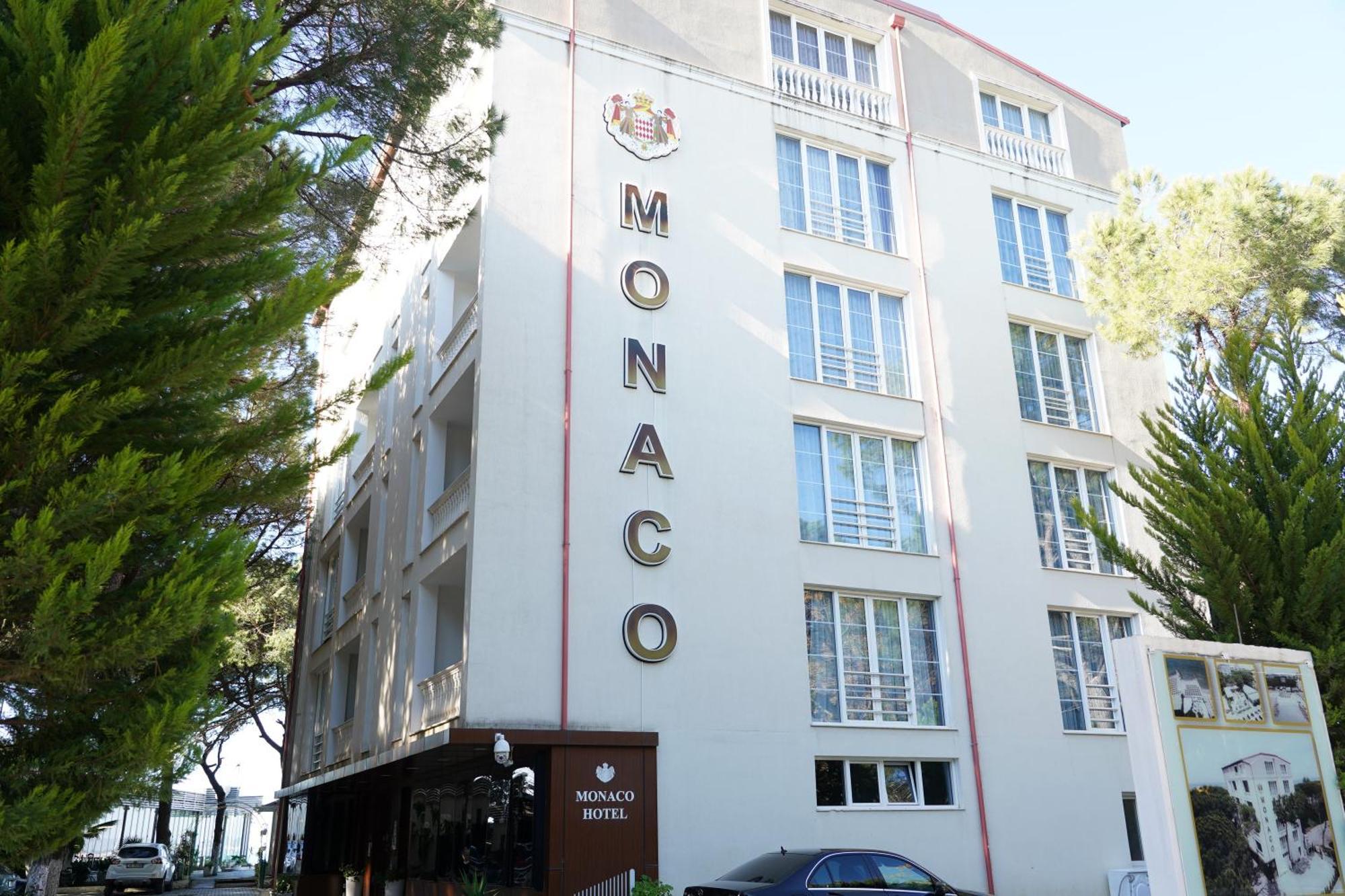 Hotel Monaco & Garden Голем Екстер'єр фото